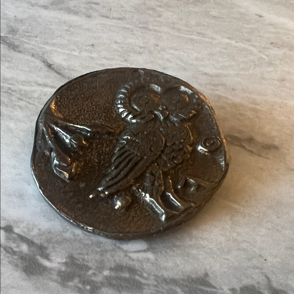 Bronze Owl Decorative brooch
